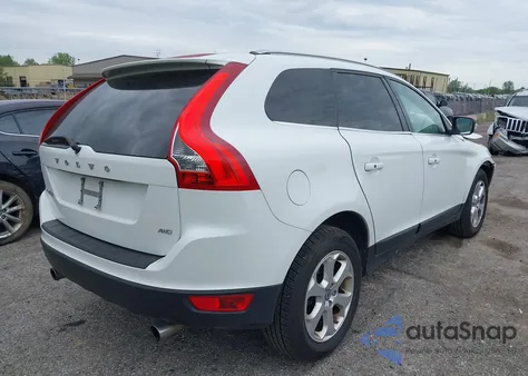 2013 Volvo Xc60 3.2 Premier z USA, uszkodzony, nr VIN YV4952DZ1D2454441